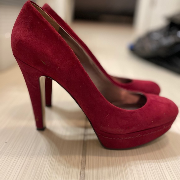 Red suede pumps - Picture 3 of 4
